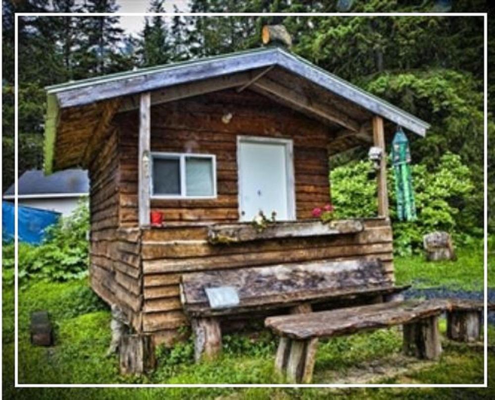 Nauti Otter And Yurt Village Seward